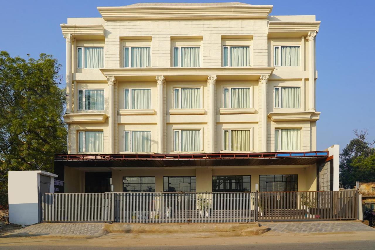 Hotel Four Element Varanasi Bagian luar foto